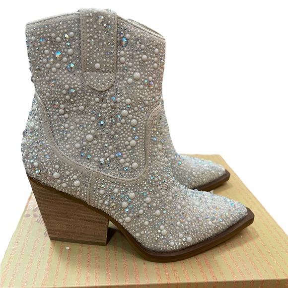 Very G Kady Pearl Booties - Picture 5 of 11